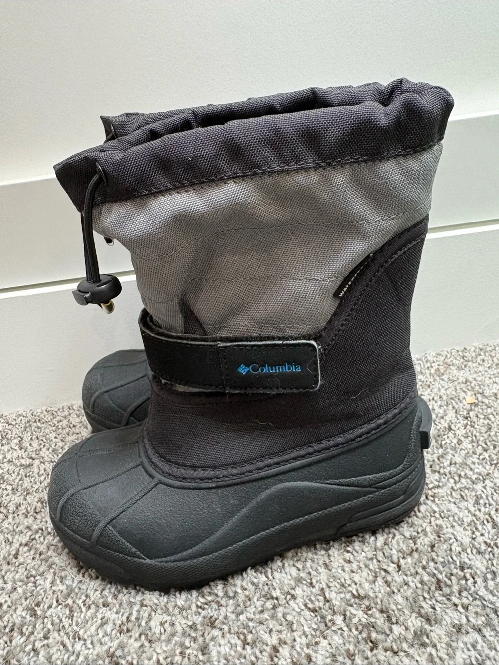 Columbia Black and Gray Kids' Snow Boots Size 13c Excellent Condition